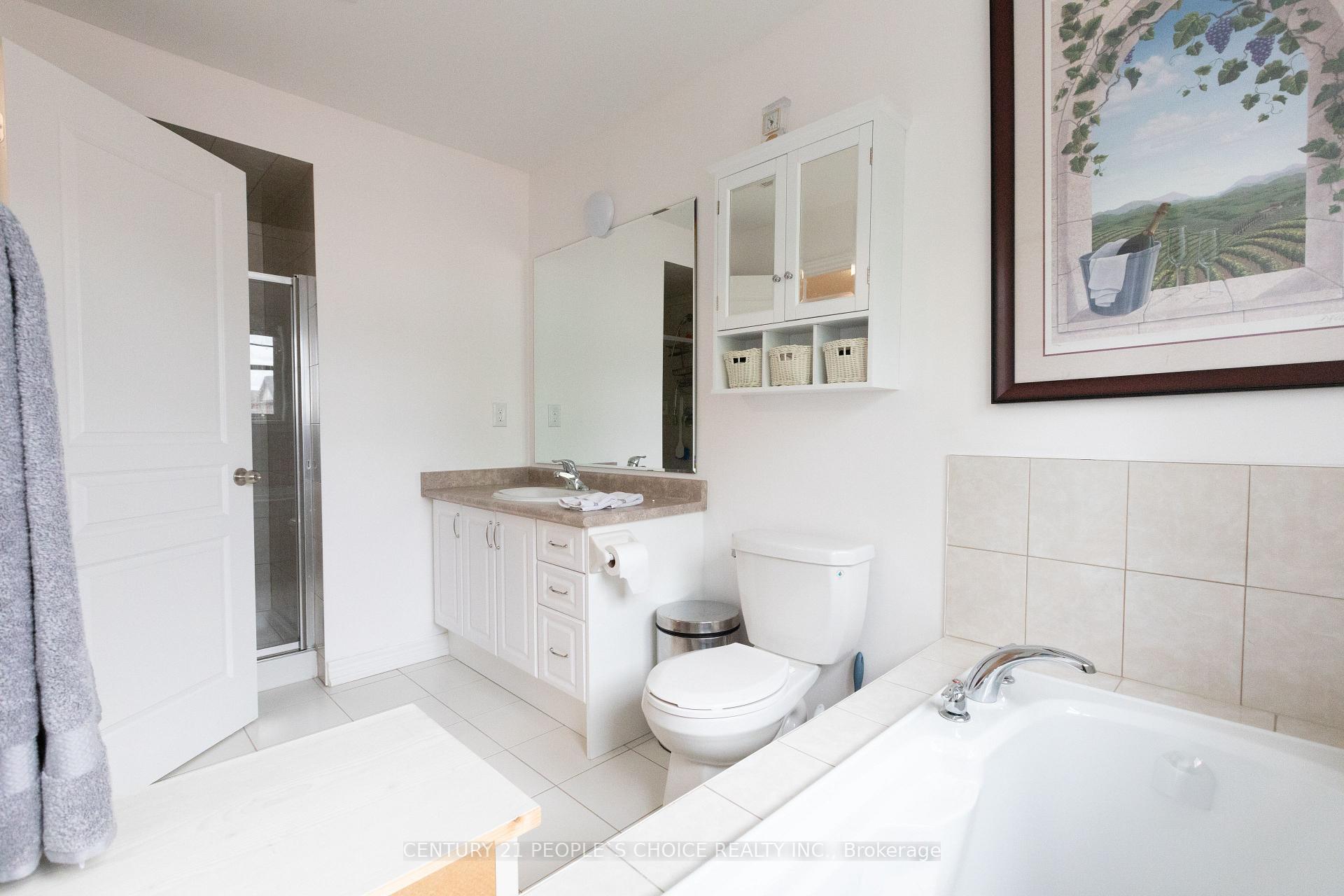 Photo 20 of 102 Roy Grove Way, Markham, Greensborough — HOMEH