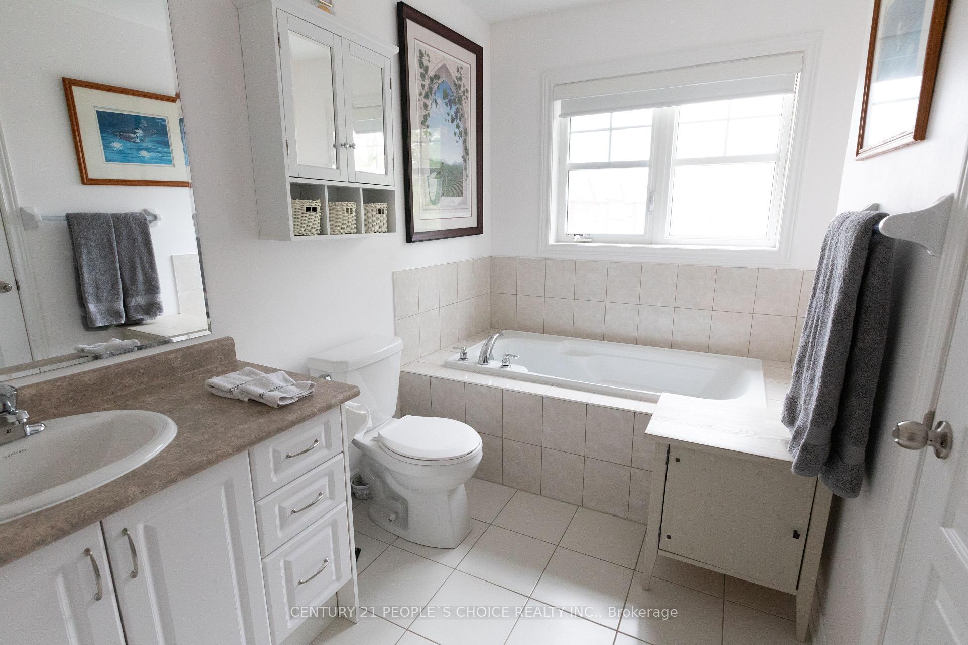 Photo 18 of 102 Roy Grove Way, Markham, Greensborough — HOMEH