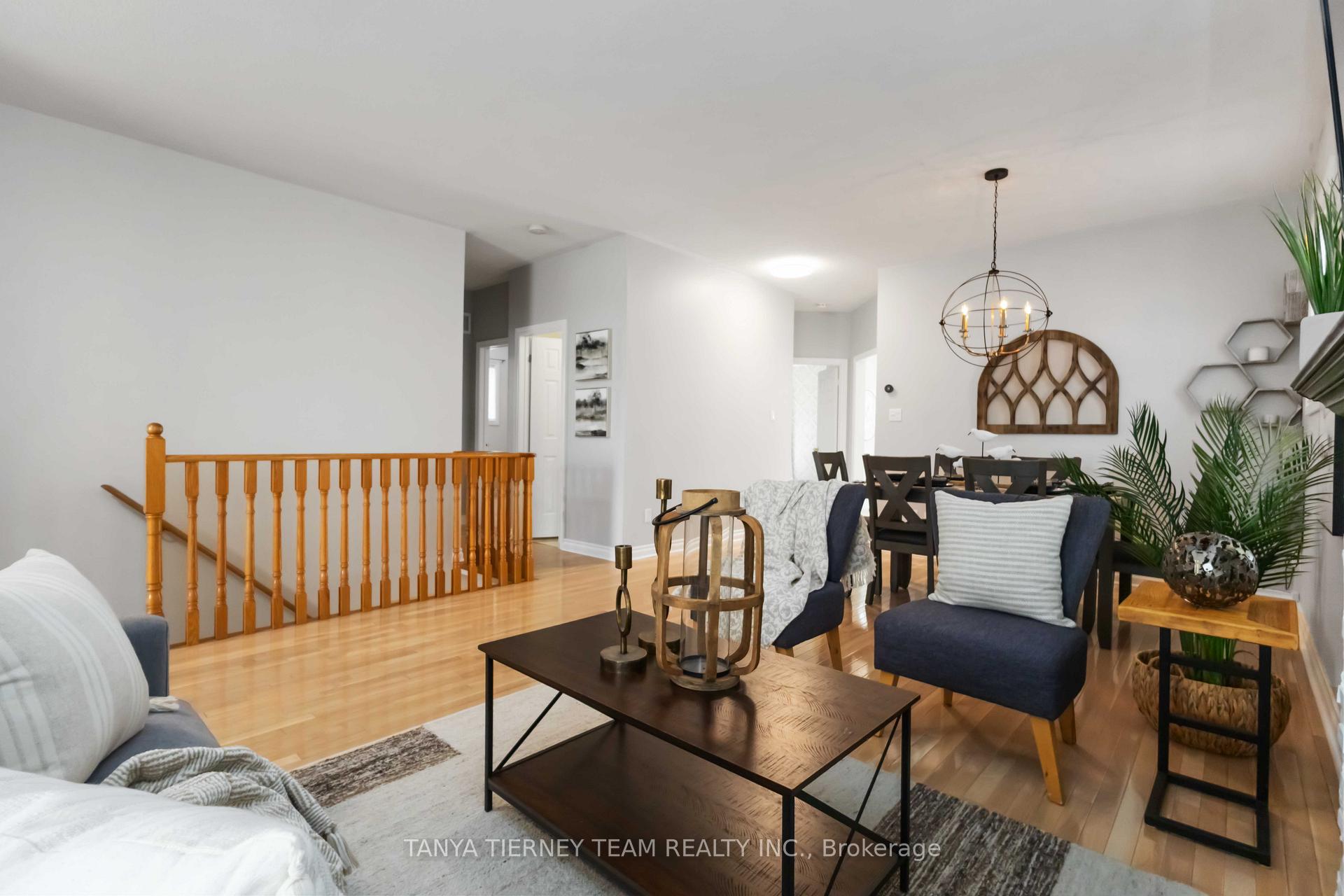 Photo 9 of 26 Wilshire Drive, Whitby, Brooklin — HOMEH