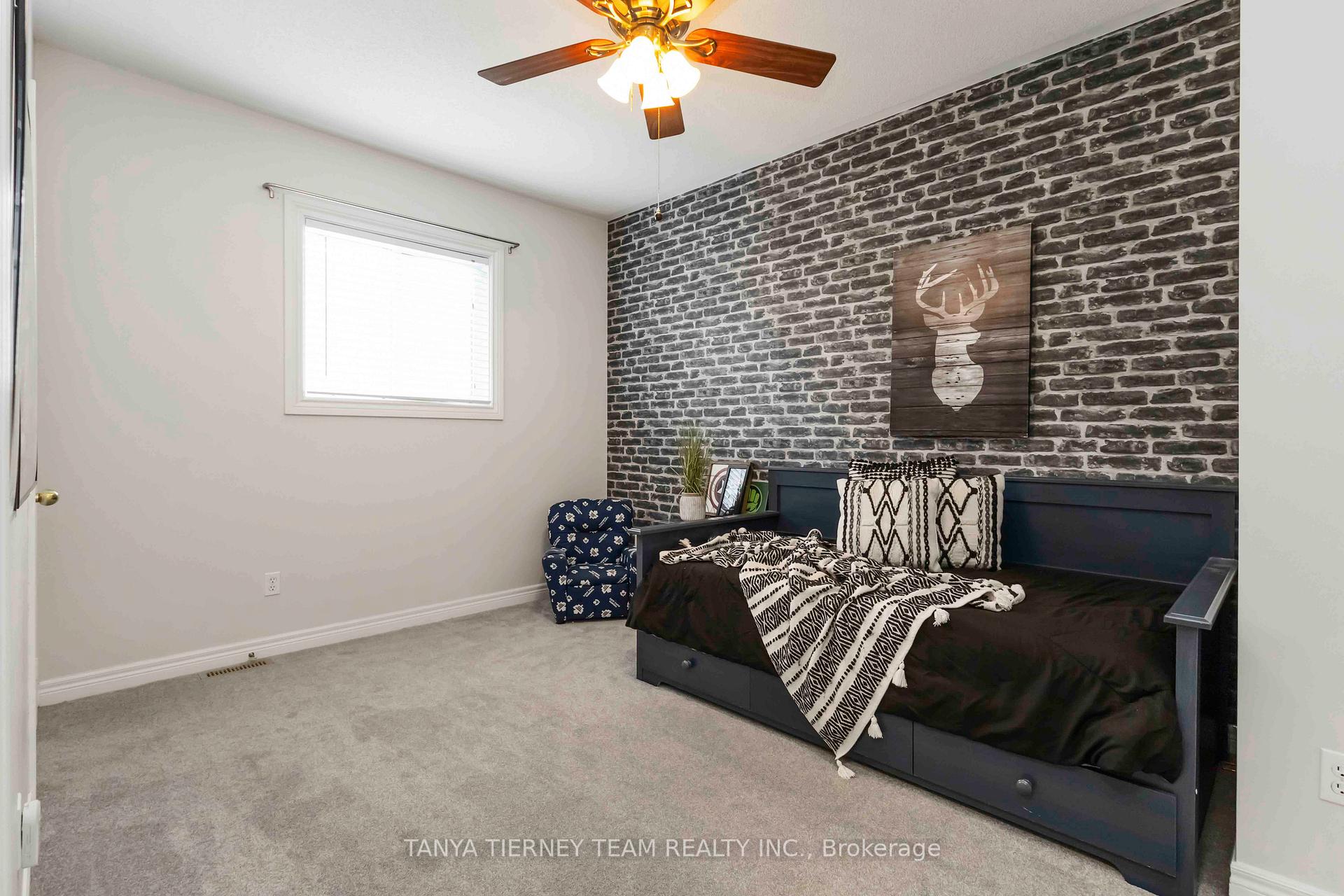 Photo 20 of 26 Wilshire Drive, Whitby, Brooklin — HOMEH