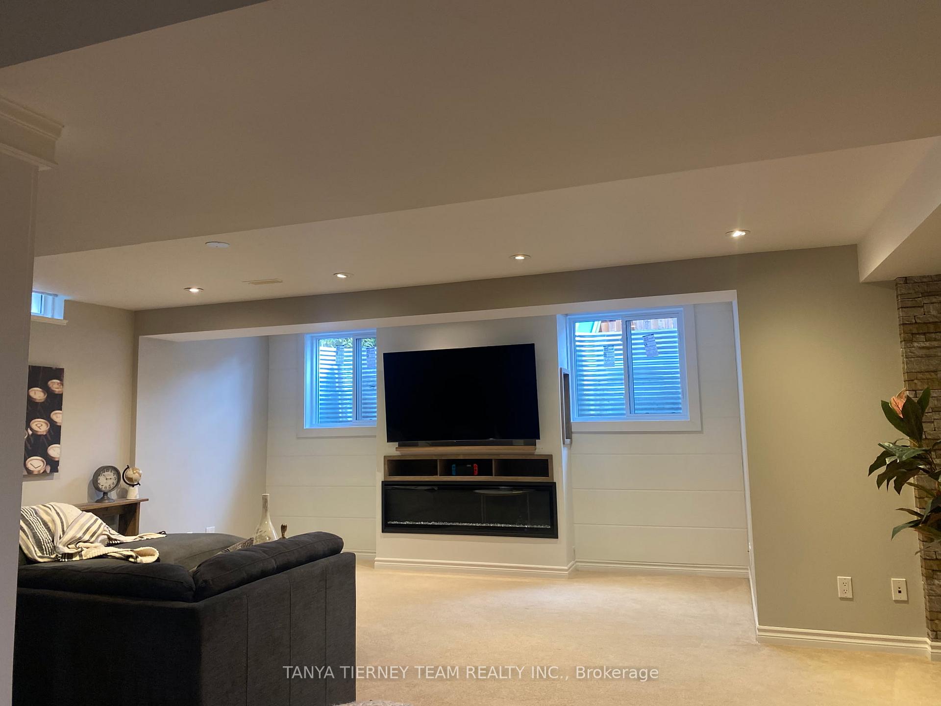 Photo 43 of 26 Wilshire Drive, Whitby, Brooklin — HOMEH