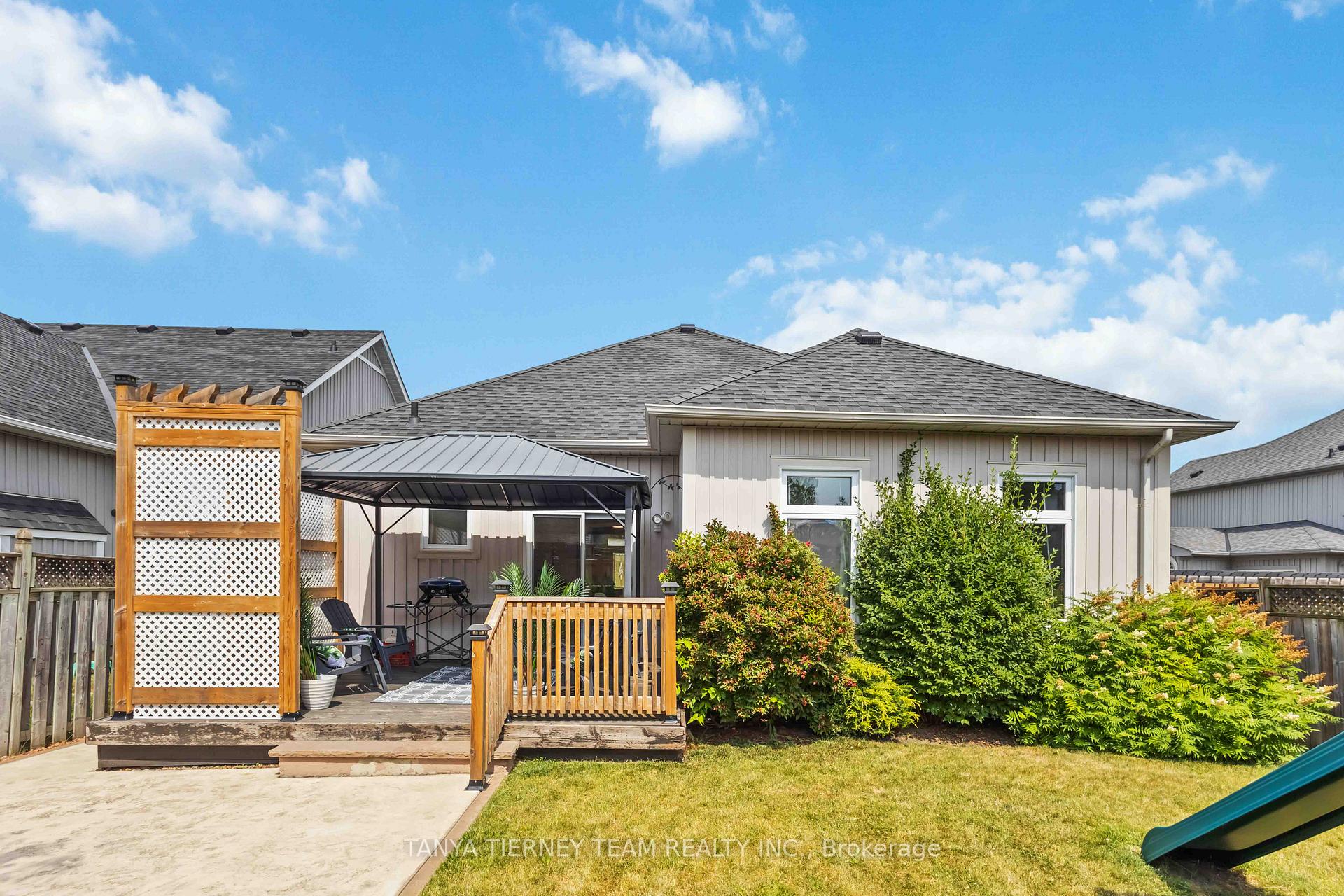 Photo 44 of 26 Wilshire Drive, Whitby, Brooklin — HOMEH