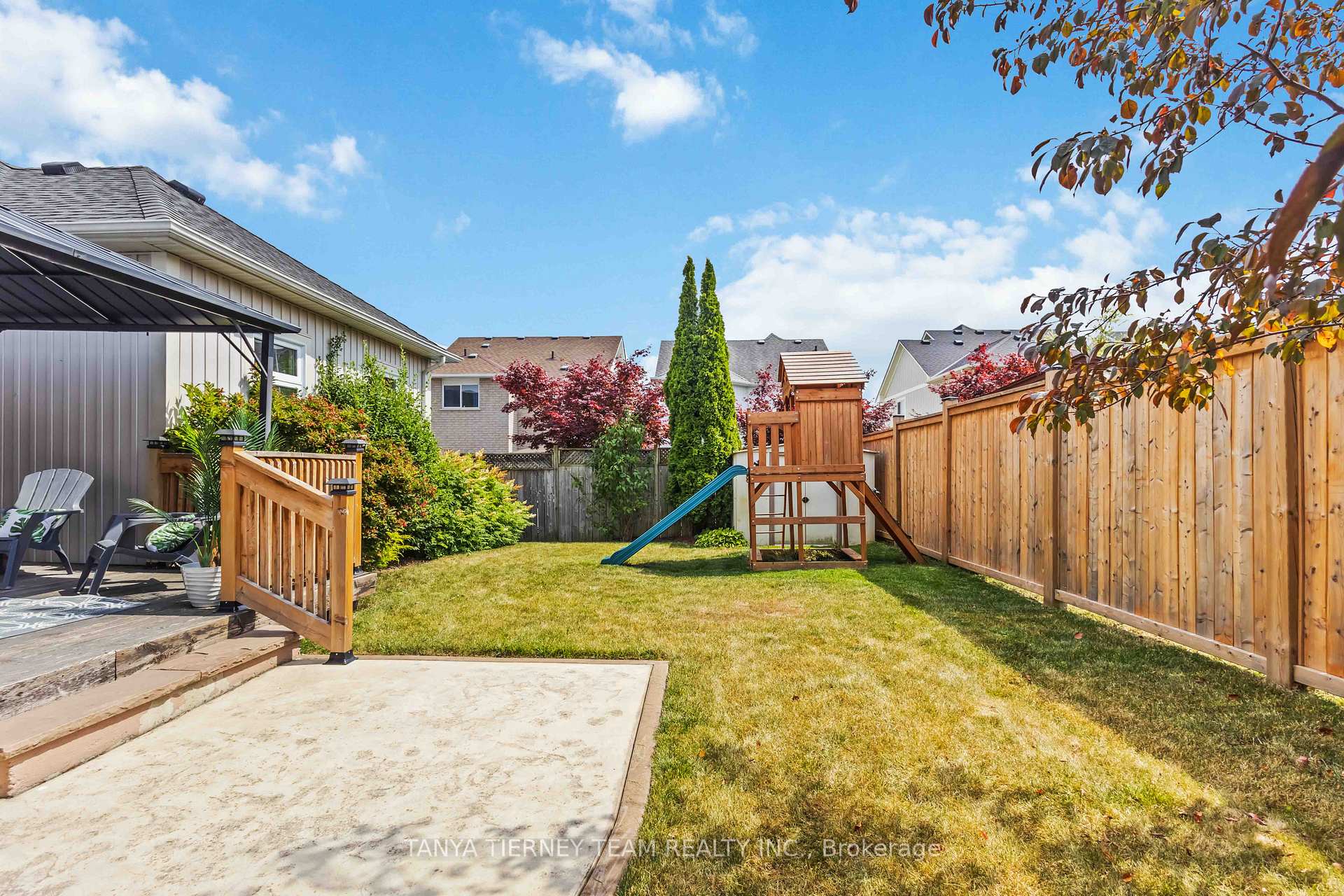 Photo 27 of 26 Wilshire Drive, Whitby, Brooklin — HOMEH