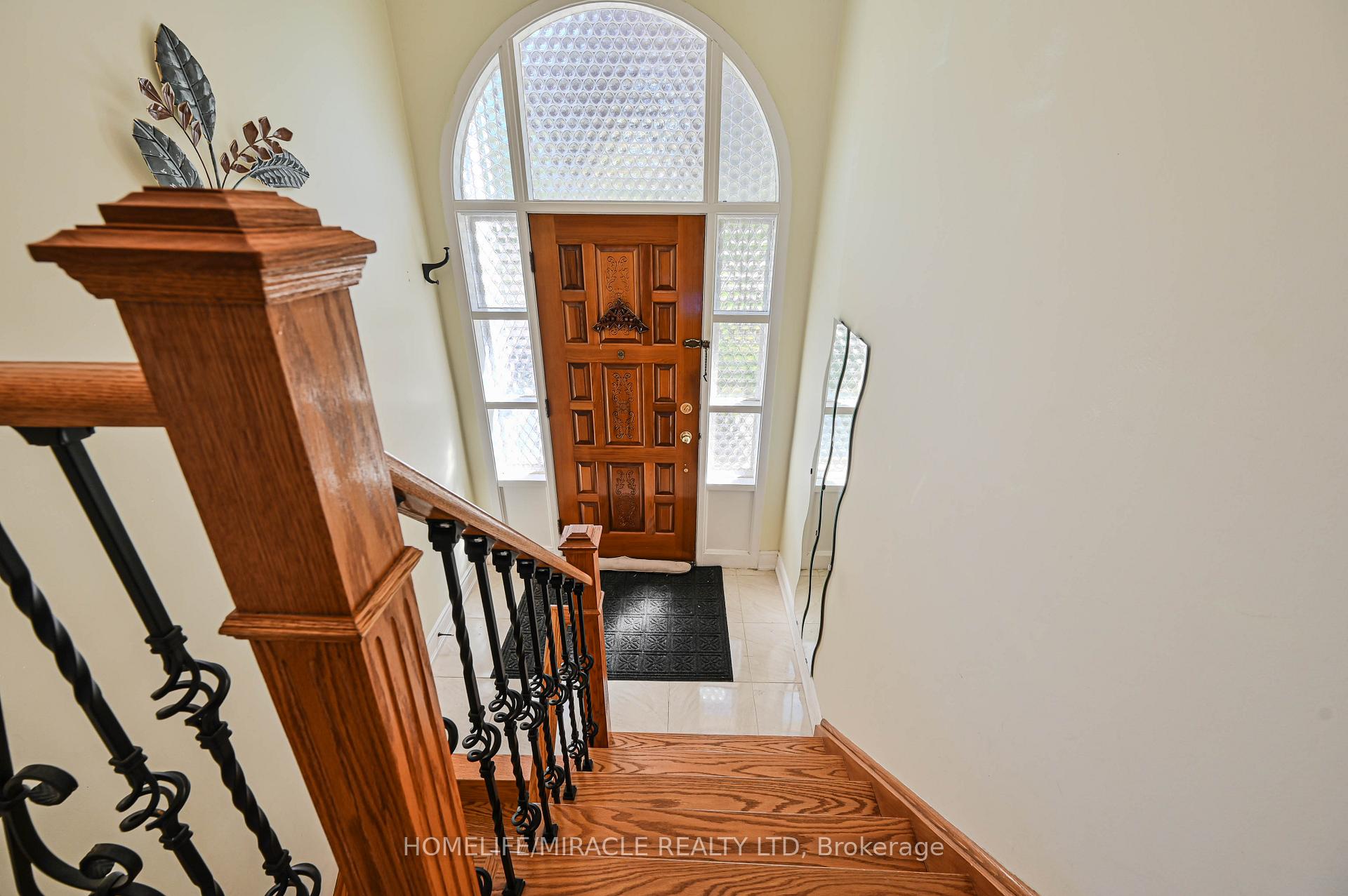 Photo 5 of 3273 Strabane Drive, Mississauga, Erindale — HOMEH