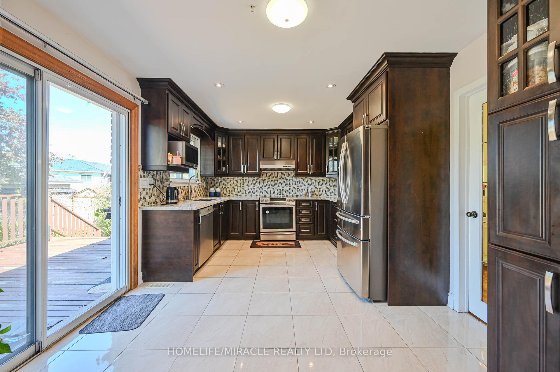 Photo 13 of 3273 Strabane Drive, Mississauga, Erindale — HOMEH