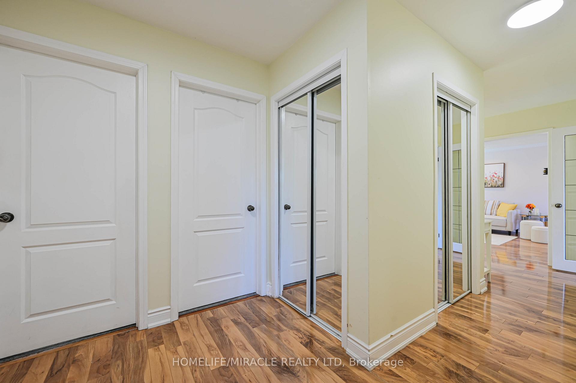 Photo 22 of 3273 Strabane Drive, Mississauga, Erindale — HOMEH