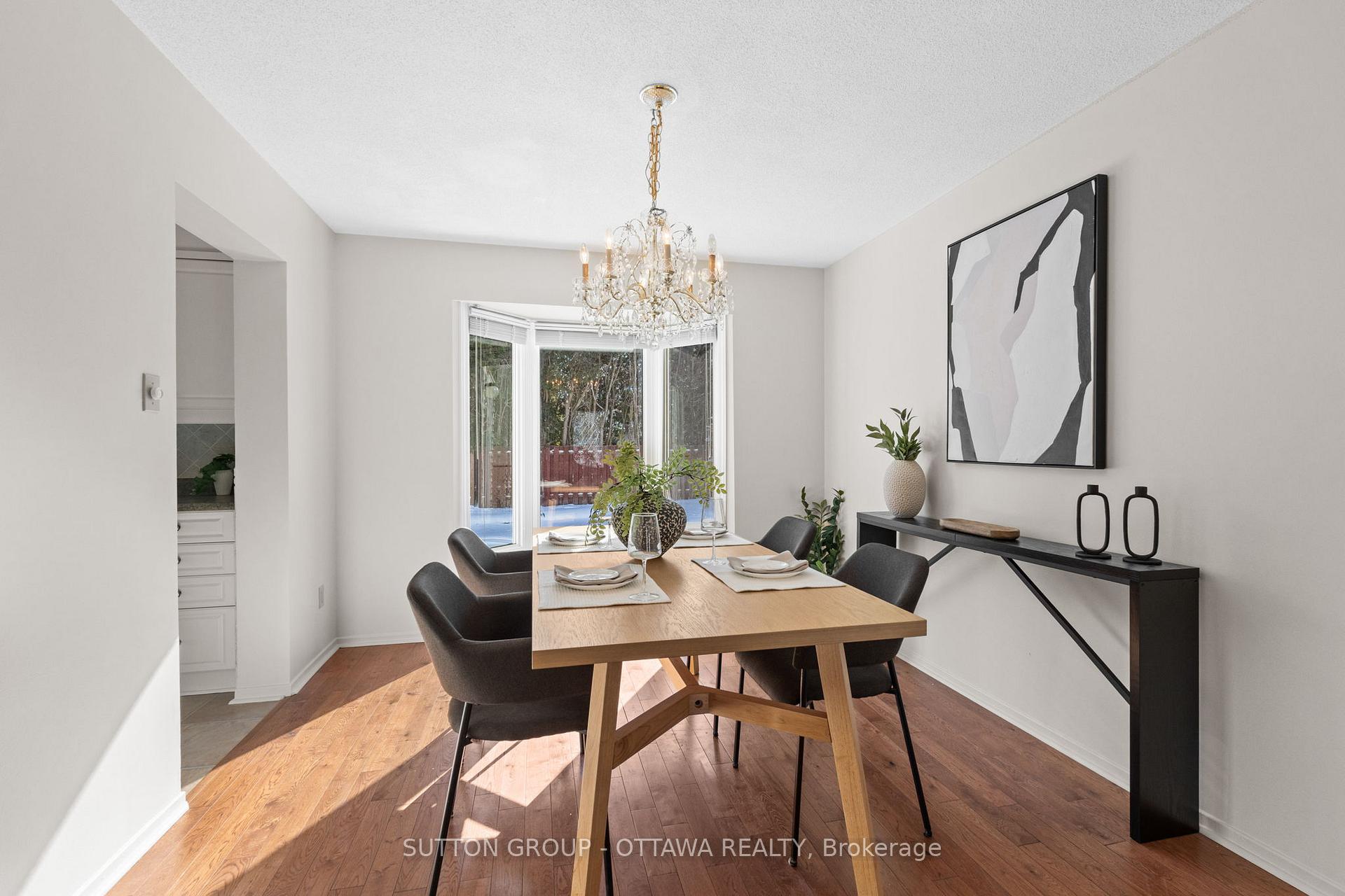 Photo 4 of 908 Chaleur Way, Ottawa, Convent Glen — HOMEH