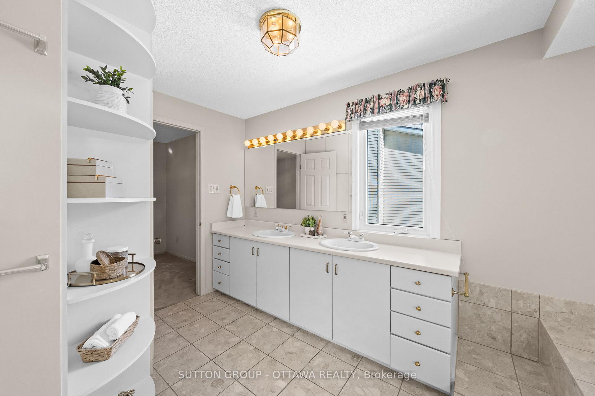 Photo 12 of 908 Chaleur Way, Ottawa, Convent Glen — HOMEH