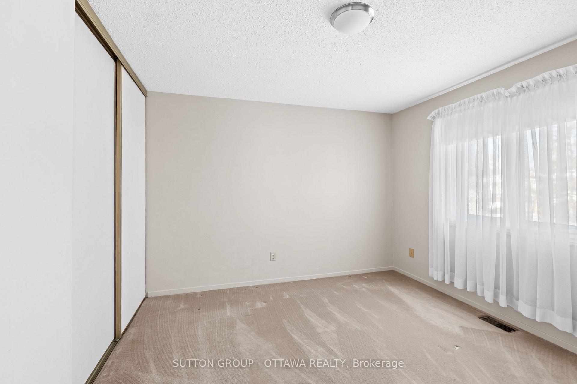 Photo 16 of 908 Chaleur Way, Ottawa, Convent Glen — HOMEH