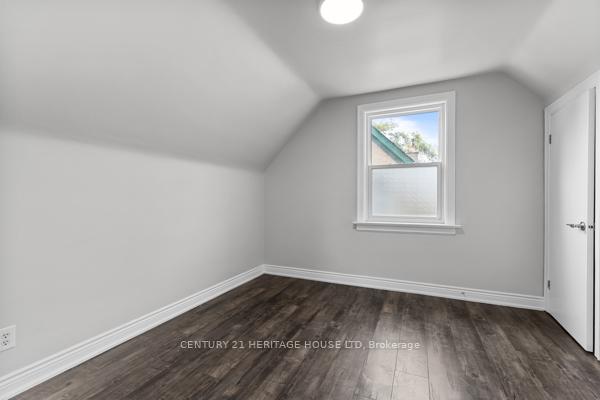 Photo 3 of 181 Highland Road E, Kitchener — HOMEH
