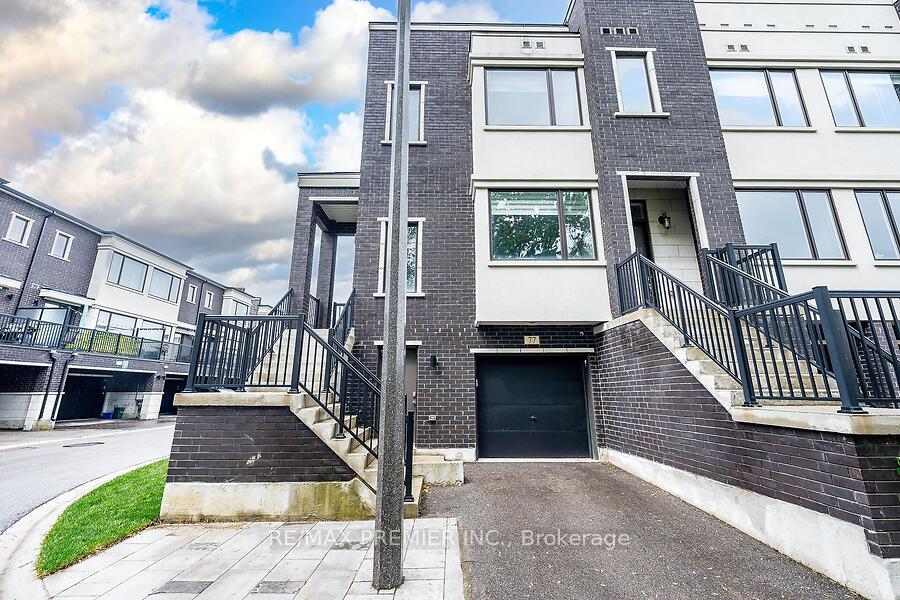 Front of 77 Sydney Circle