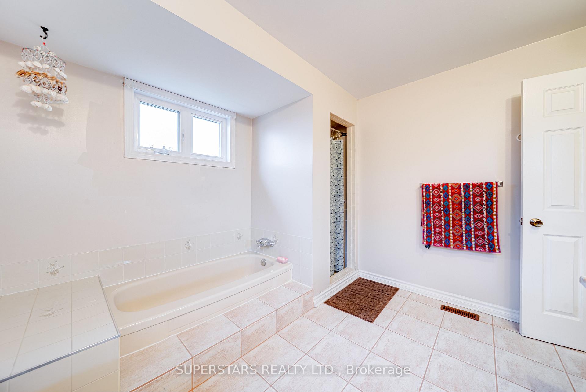 Photo 14 of 17 Hillcroft Drive, Markham, Milliken Mills East — HOMEH
