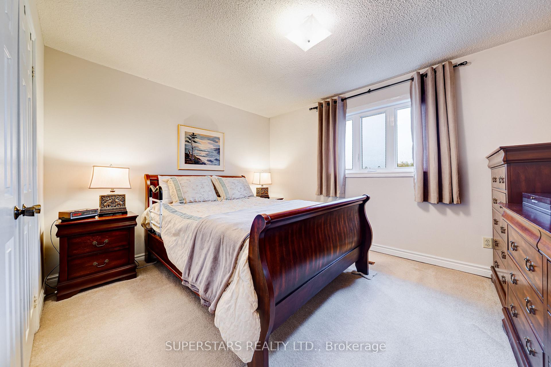 Photo 9 of 17 Hillcroft Drive, Markham, Milliken Mills East — HOMEH