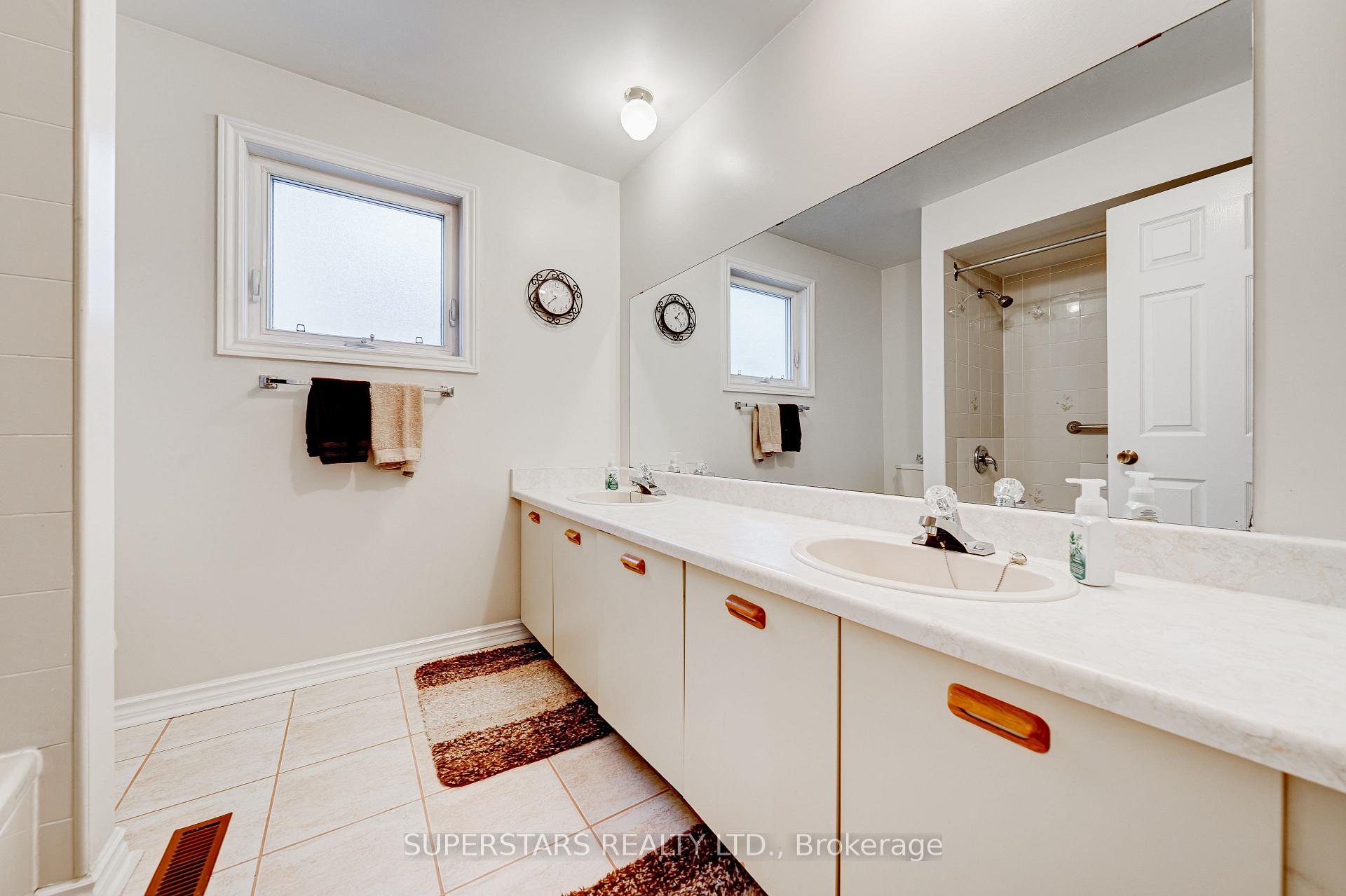 Photo 12 of 17 Hillcroft Drive, Markham, Milliken Mills East — HOMEH