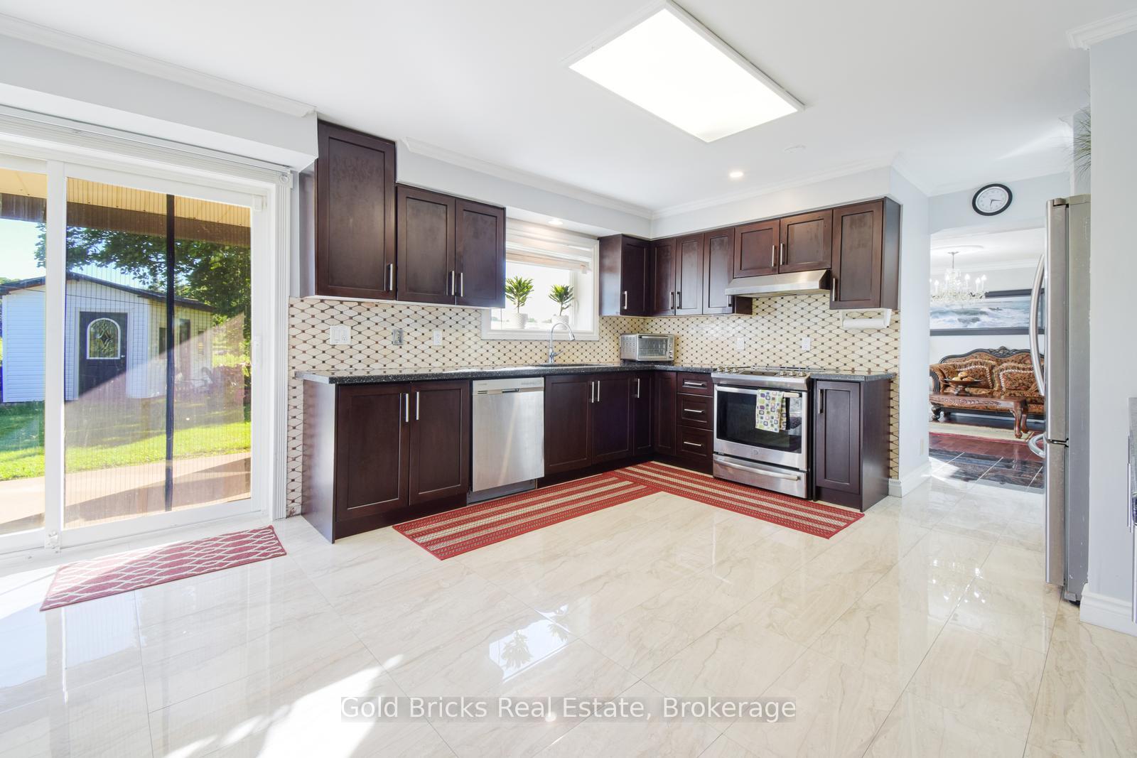 Photo 11 of 2052 18th Side Road, New Tecumseth, Tottenham — HOMEH