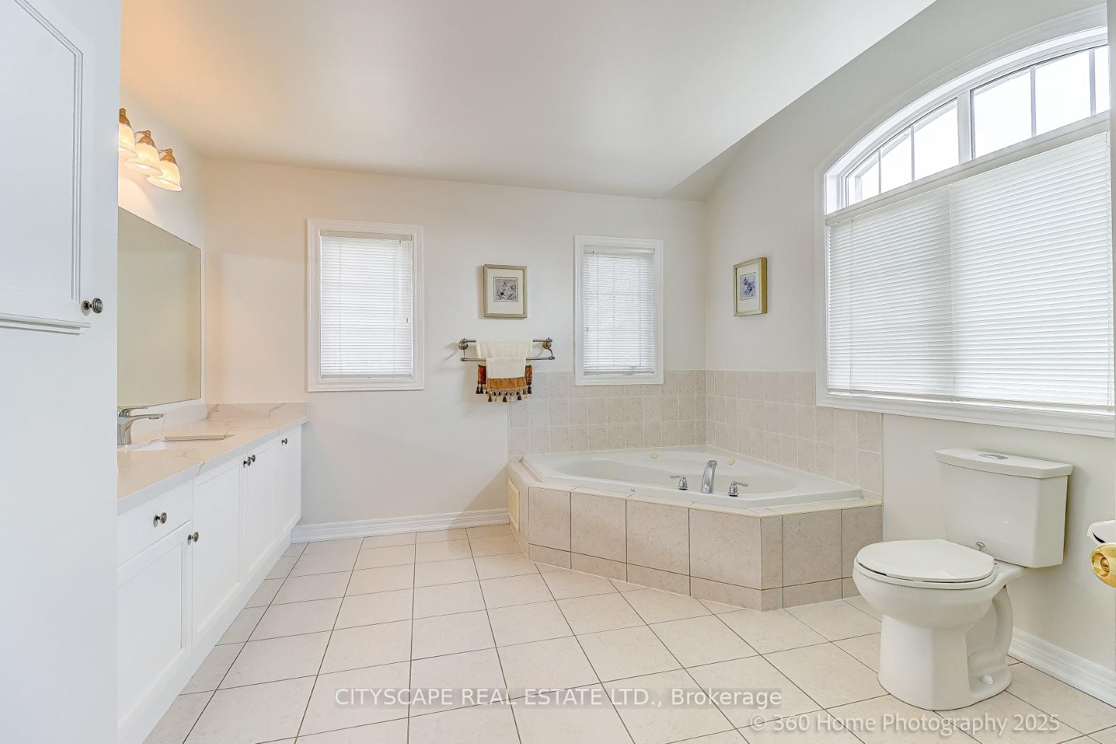 Photo 11 of 4 Hellyer Avenue, Brampton, Bram West — HOMEH