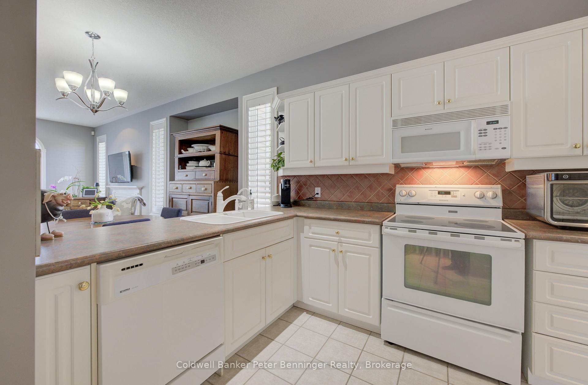 Photo 7 of 616 Spinnaker Crescent, Waterloo — HOMEH