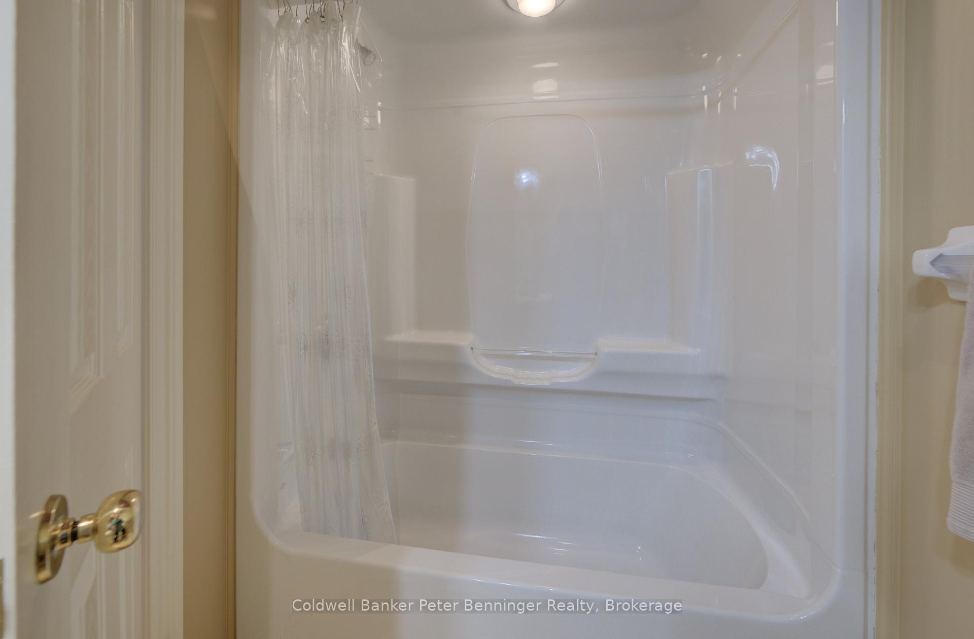 Photo 36 of 616 Spinnaker Crescent, Waterloo — HOMEH