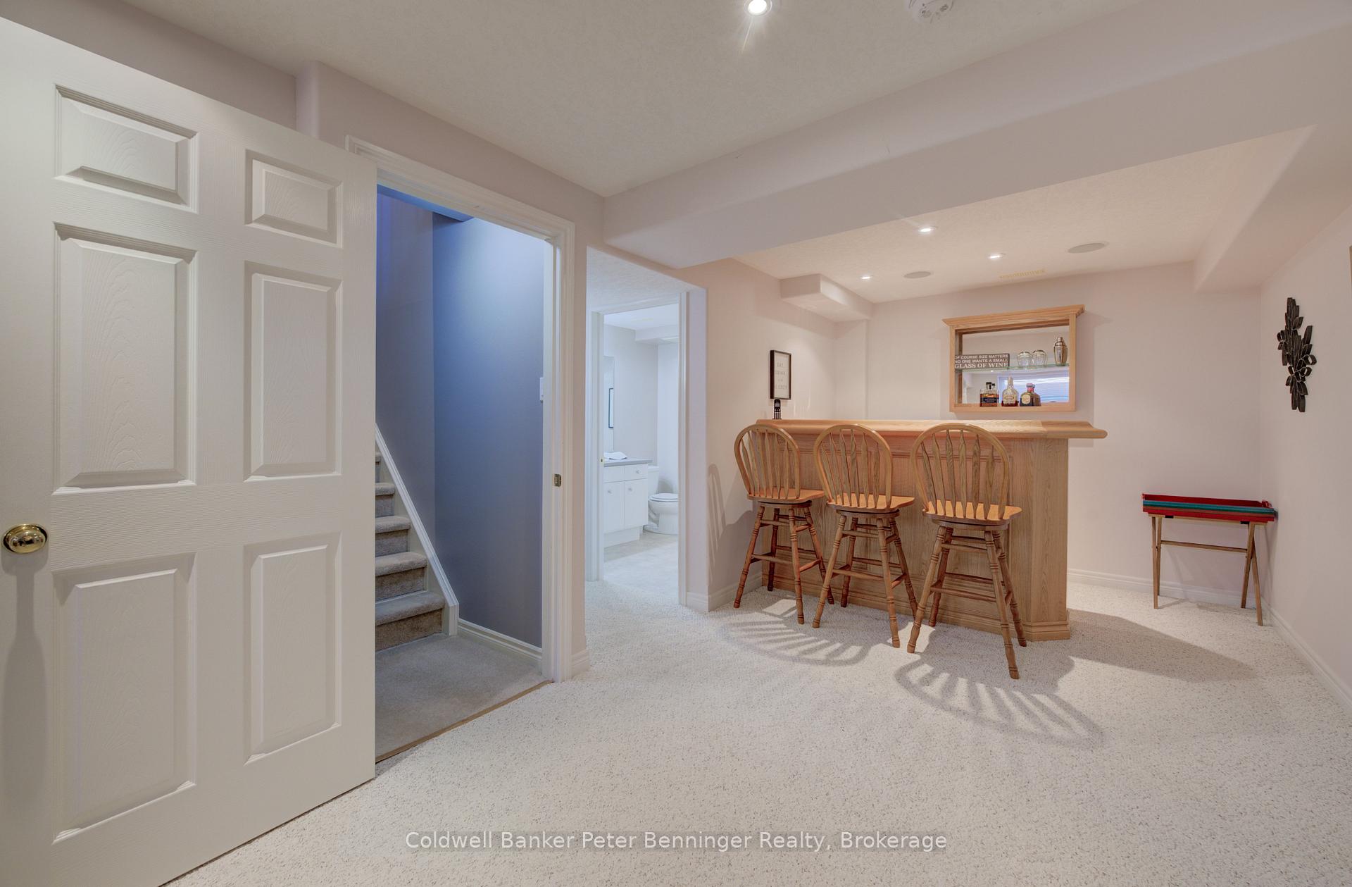 Photo 32 of 616 Spinnaker Crescent, Waterloo — HOMEH