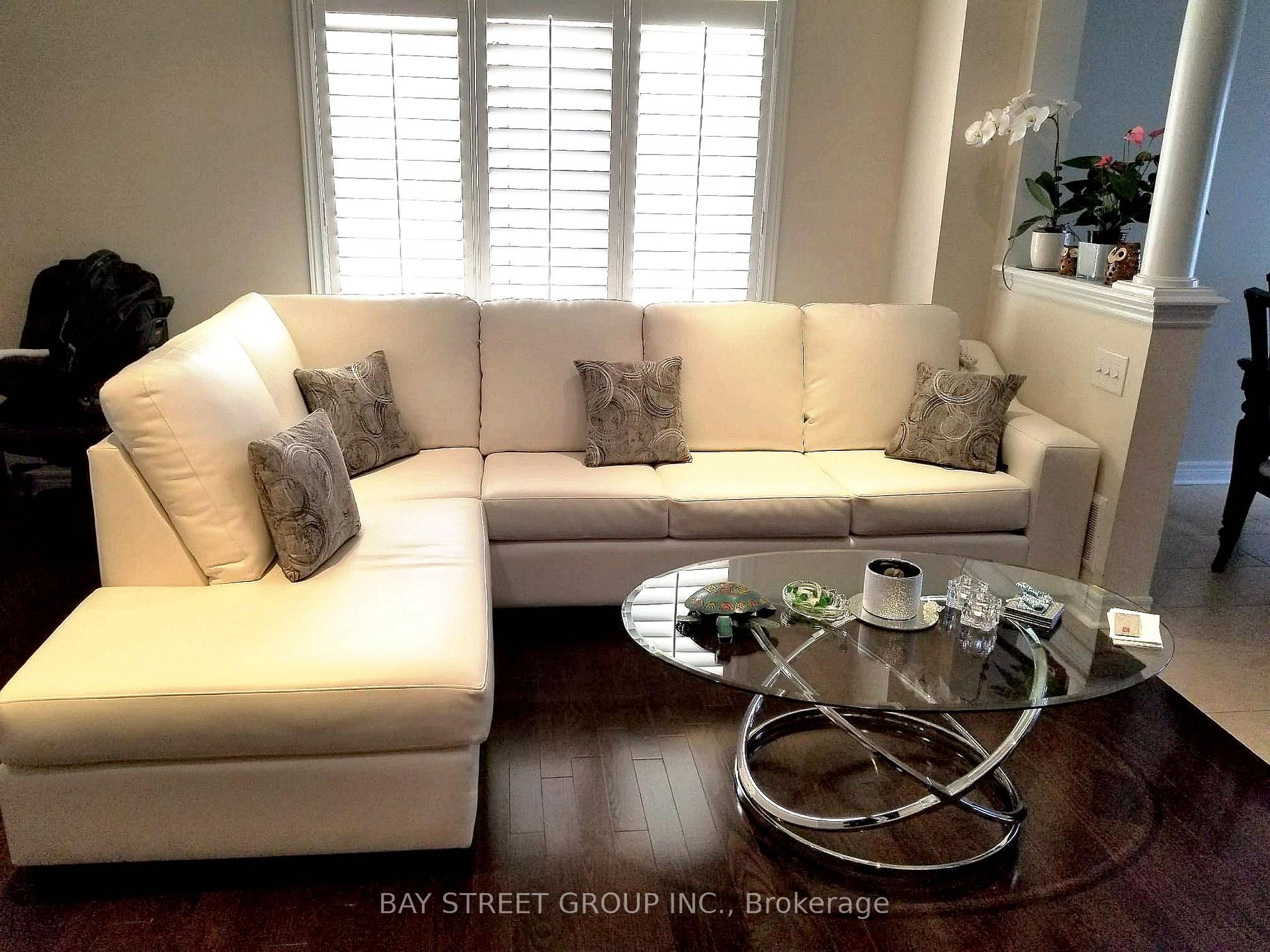 Photo 3 of 107 Boticelli Way, Vaughan, Vellore Village — HOMEH