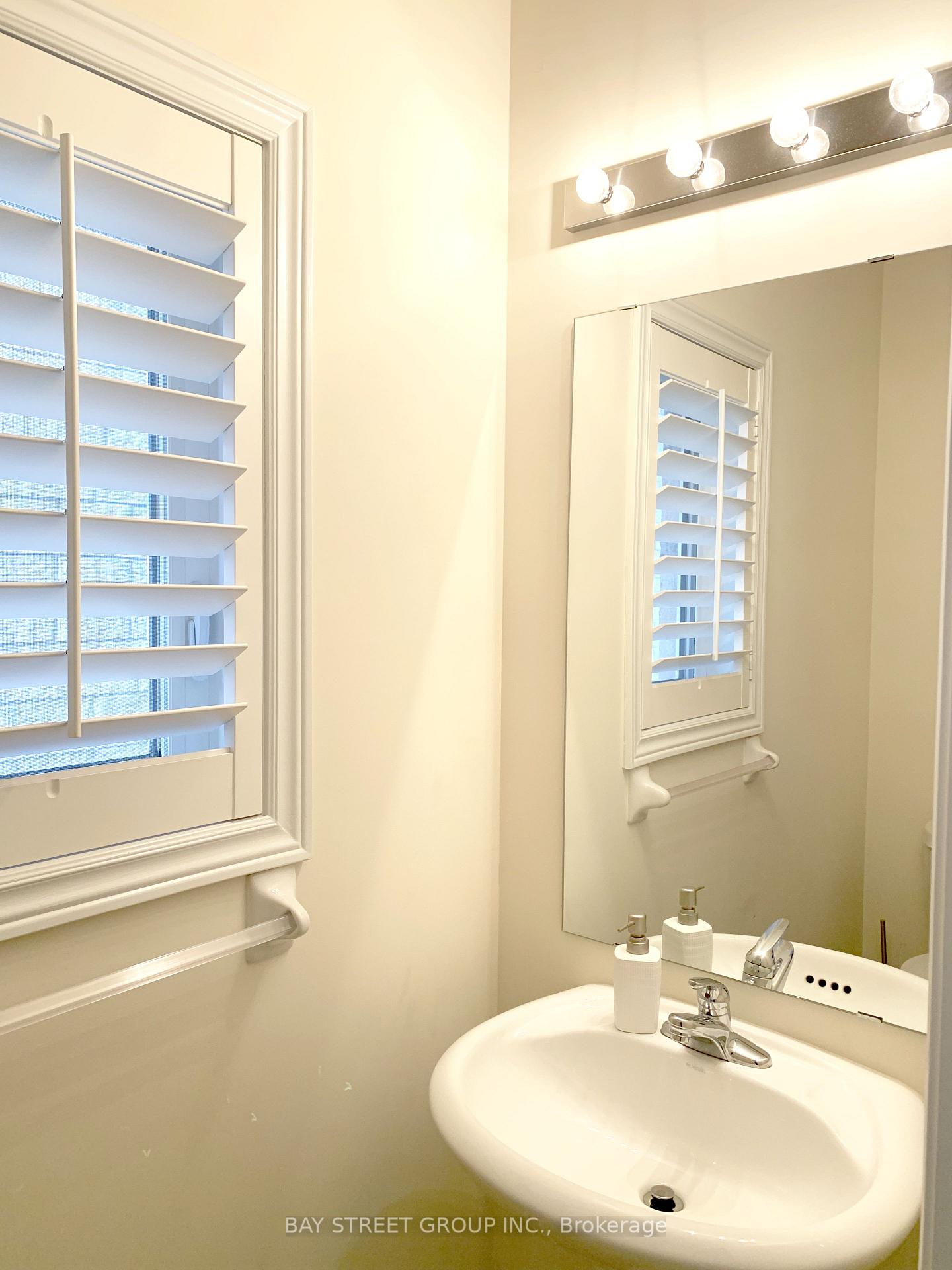 Photo 6 of 107 Boticelli Way, Vaughan, Vellore Village — HOMEH