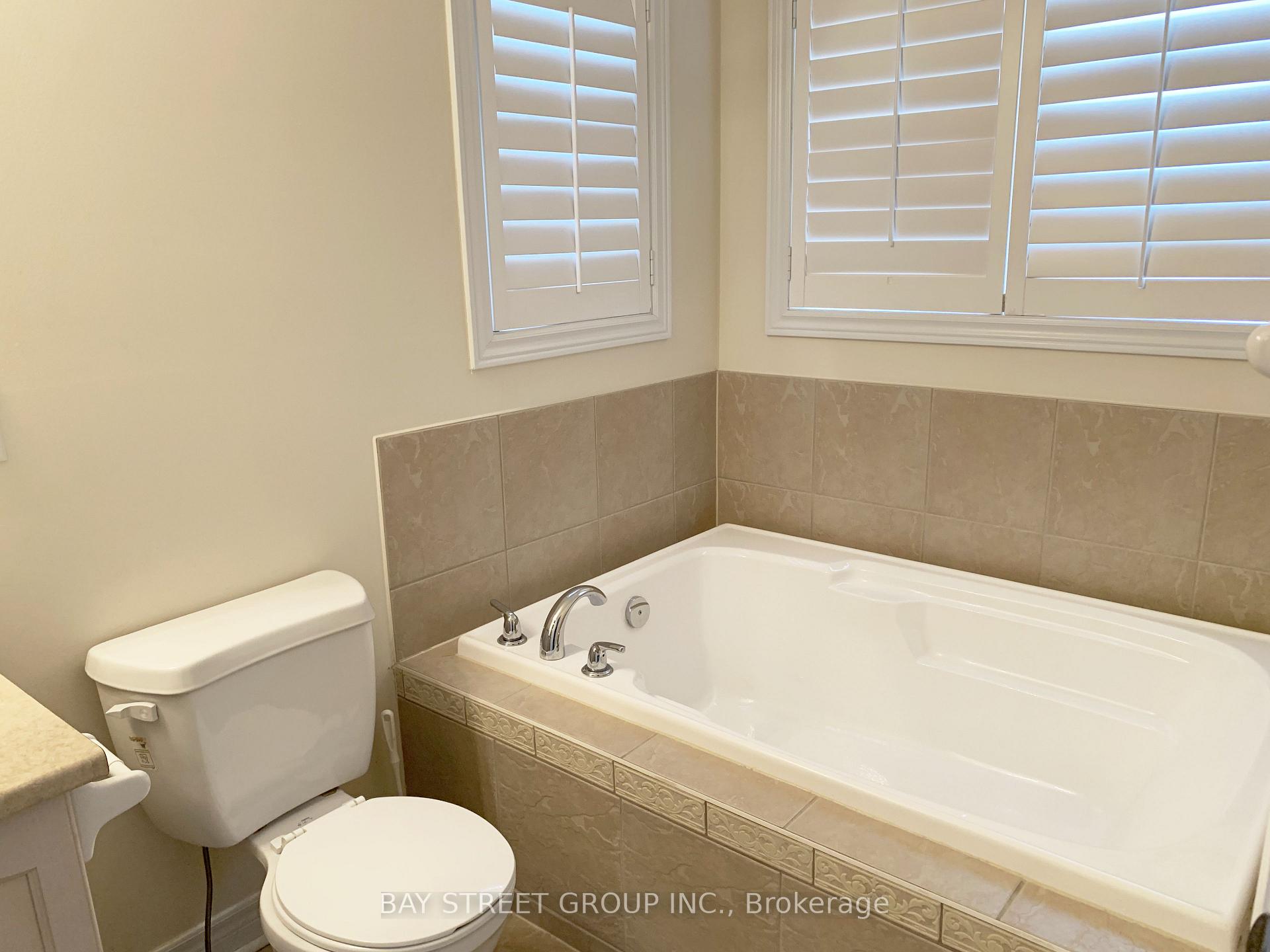 Photo 9 of 107 Boticelli Way, Vaughan, Vellore Village — HOMEH