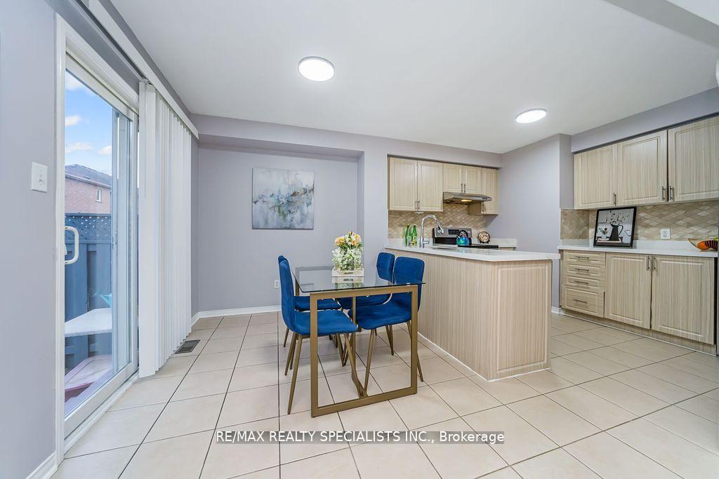 Photo 6 of 64 Botavia Downs Drive, Brampton, Fletcher's Meadow — HOMEH