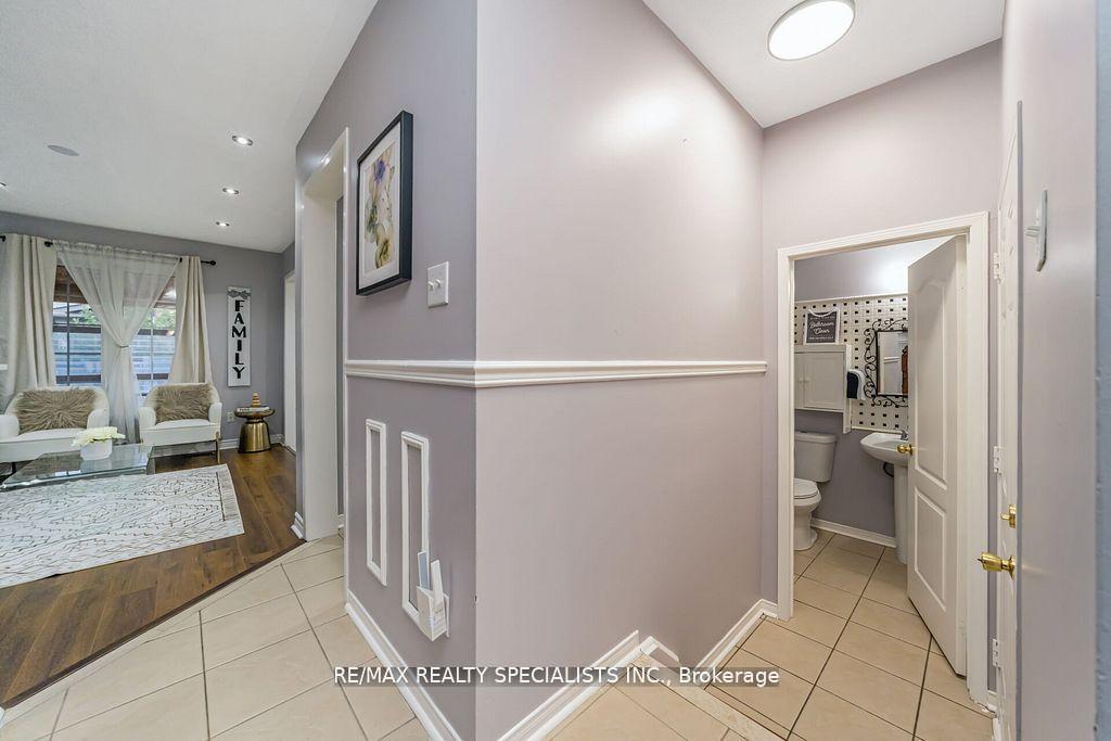 Photo 19 of 64 Botavia Downs Drive, Brampton, Fletcher's Meadow — HOMEH