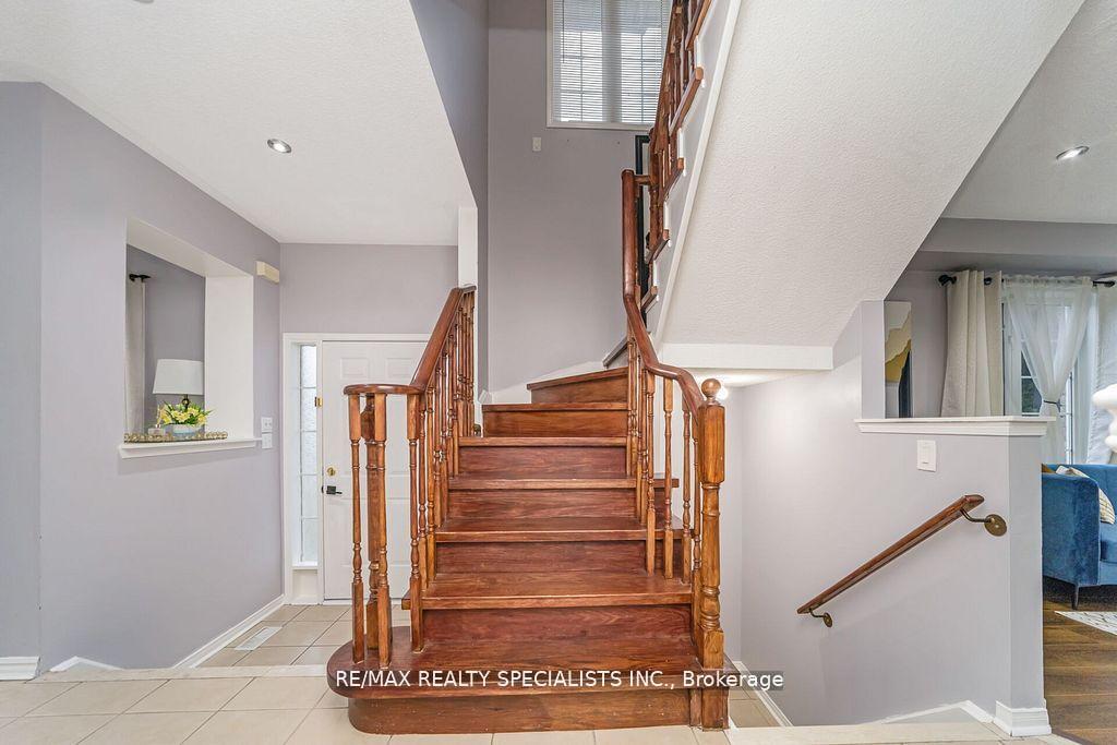 Photo 31 of 64 Botavia Downs Drive, Brampton, Fletcher's Meadow — HOMEH