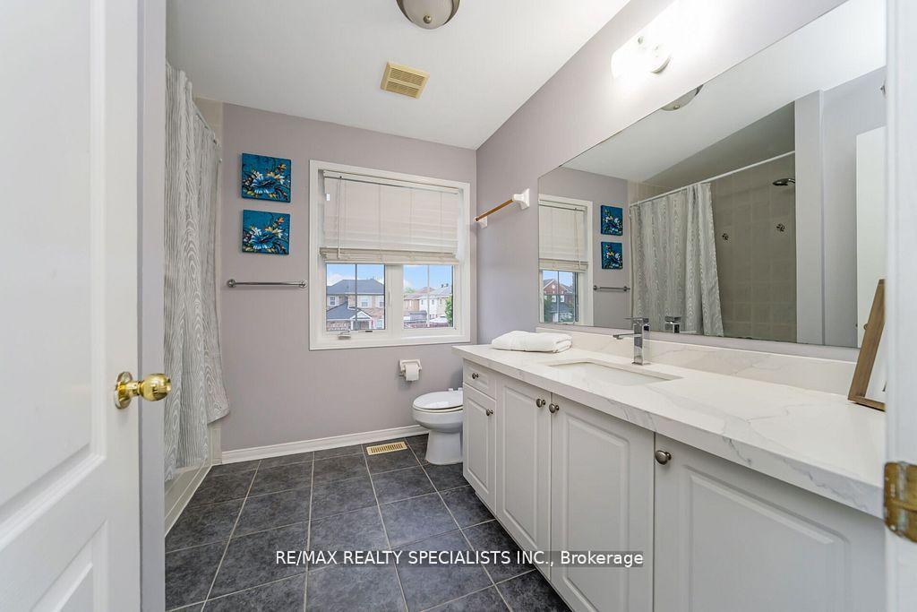 Photo 11 of 64 Botavia Downs Drive, Brampton, Fletcher's Meadow — HOMEH