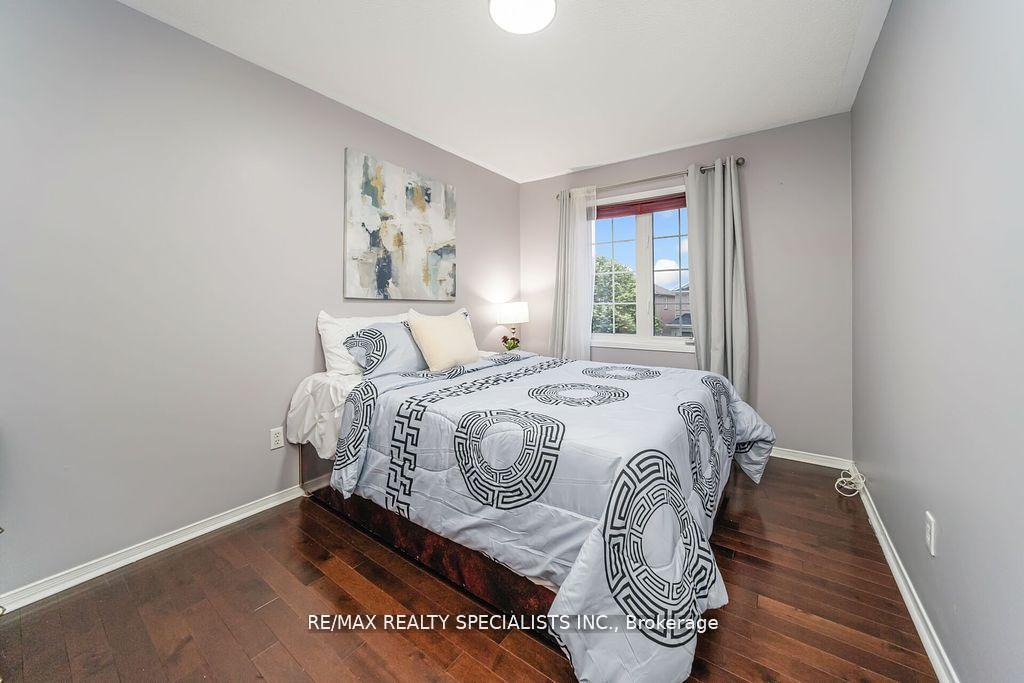 Photo 21 of 64 Botavia Downs Drive, Brampton, Fletcher's Meadow — HOMEH