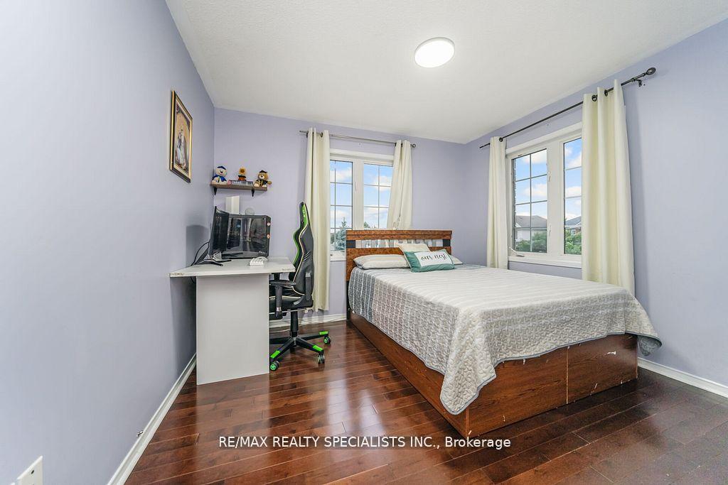 Photo 14 of 64 Botavia Downs Drive, Brampton, Fletcher's Meadow — HOMEH