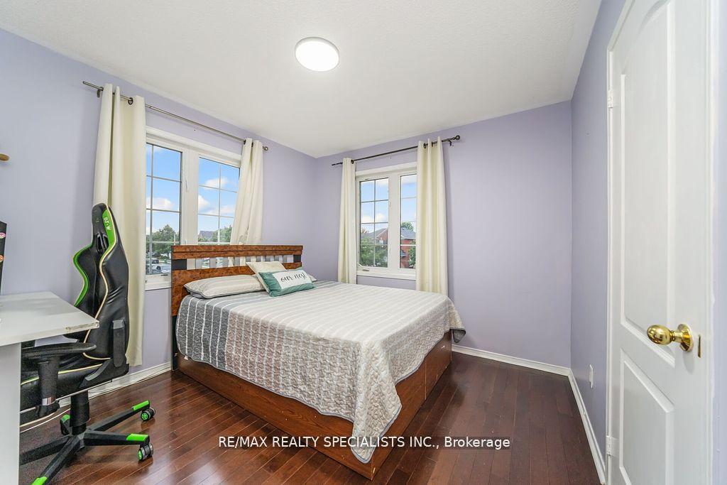 Photo 16 of 64 Botavia Downs Drive, Brampton, Fletcher's Meadow — HOMEH