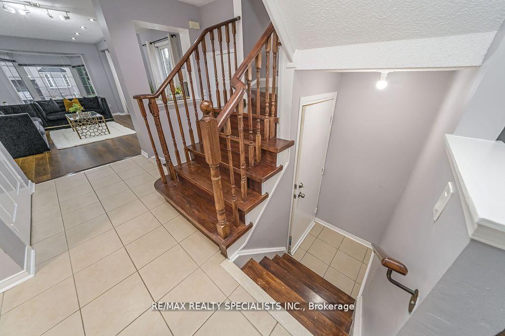 Photo 30 of 64 Botavia Downs Drive, Brampton, Fletcher's Meadow — HOMEH