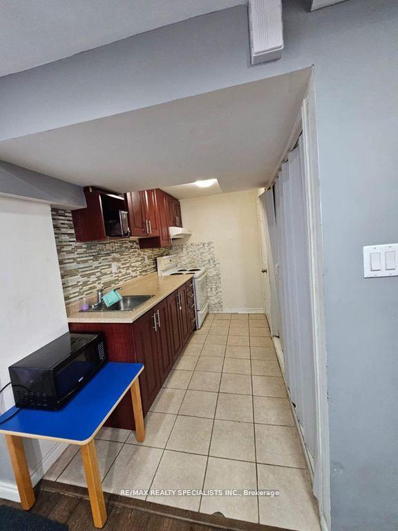 Photo 25 of 64 Botavia Downs Drive, Brampton, Fletcher's Meadow — HOMEH