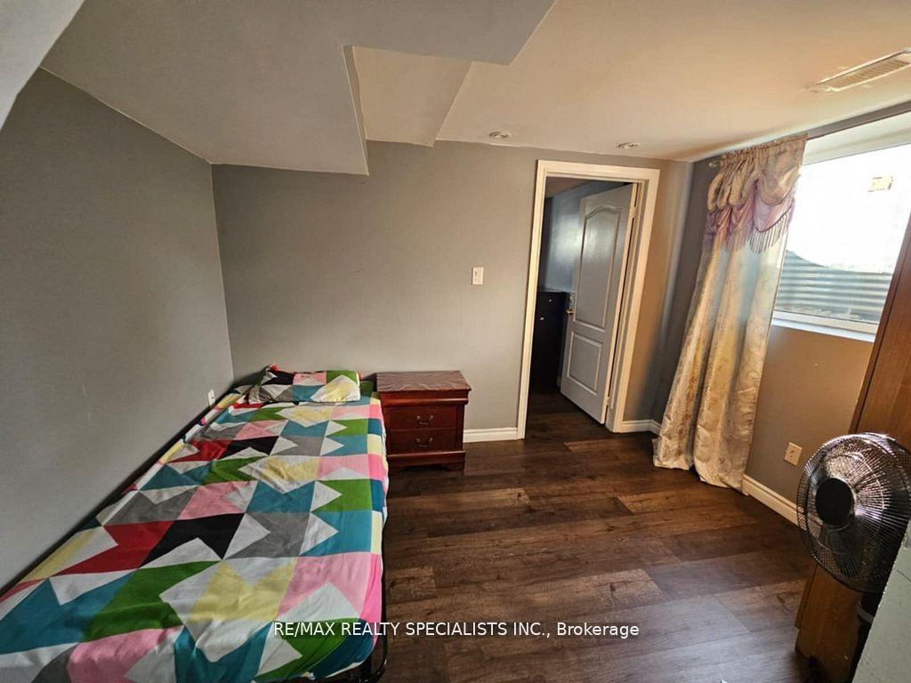 Photo 28 of 64 Botavia Downs Drive, Brampton, Fletcher's Meadow — HOMEH
