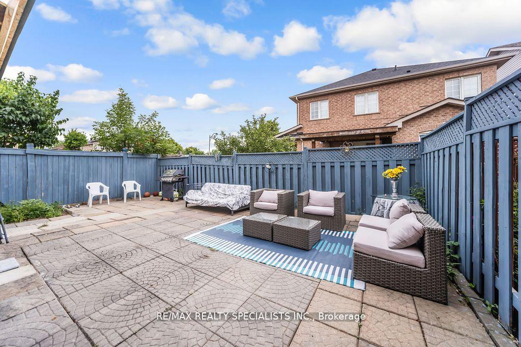Photo 23 of 64 Botavia Downs Drive, Brampton, Fletcher's Meadow — HOMEH