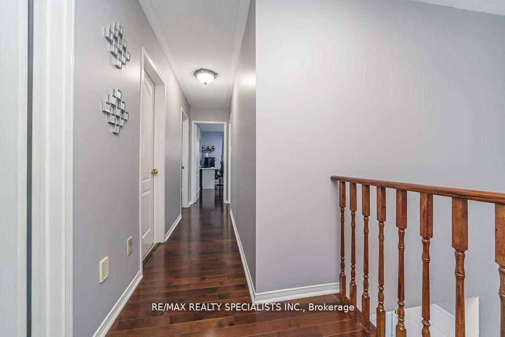 Photo 39 of 64 Botavia Downs Drive, Brampton, Fletcher's Meadow — HOMEH