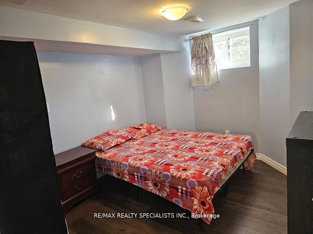 Photo 42 of 64 Botavia Downs Drive, Brampton, Fletcher's Meadow — HOMEH