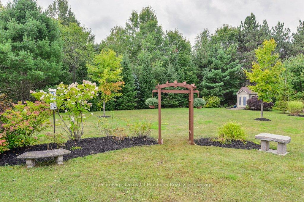 Photo 14 of 12 Pheasant Run, Bracebridge, Macaulay — HOMEH