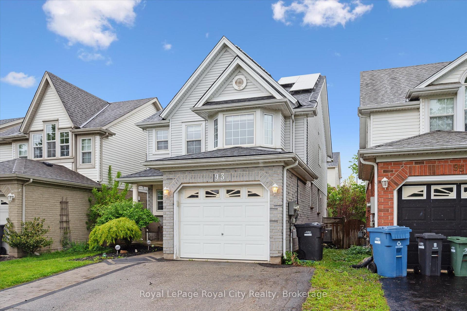 Photo 2 of 93 Doyle Drive, Guelph, Clairfields/Hanlon Business Park — HOMEH