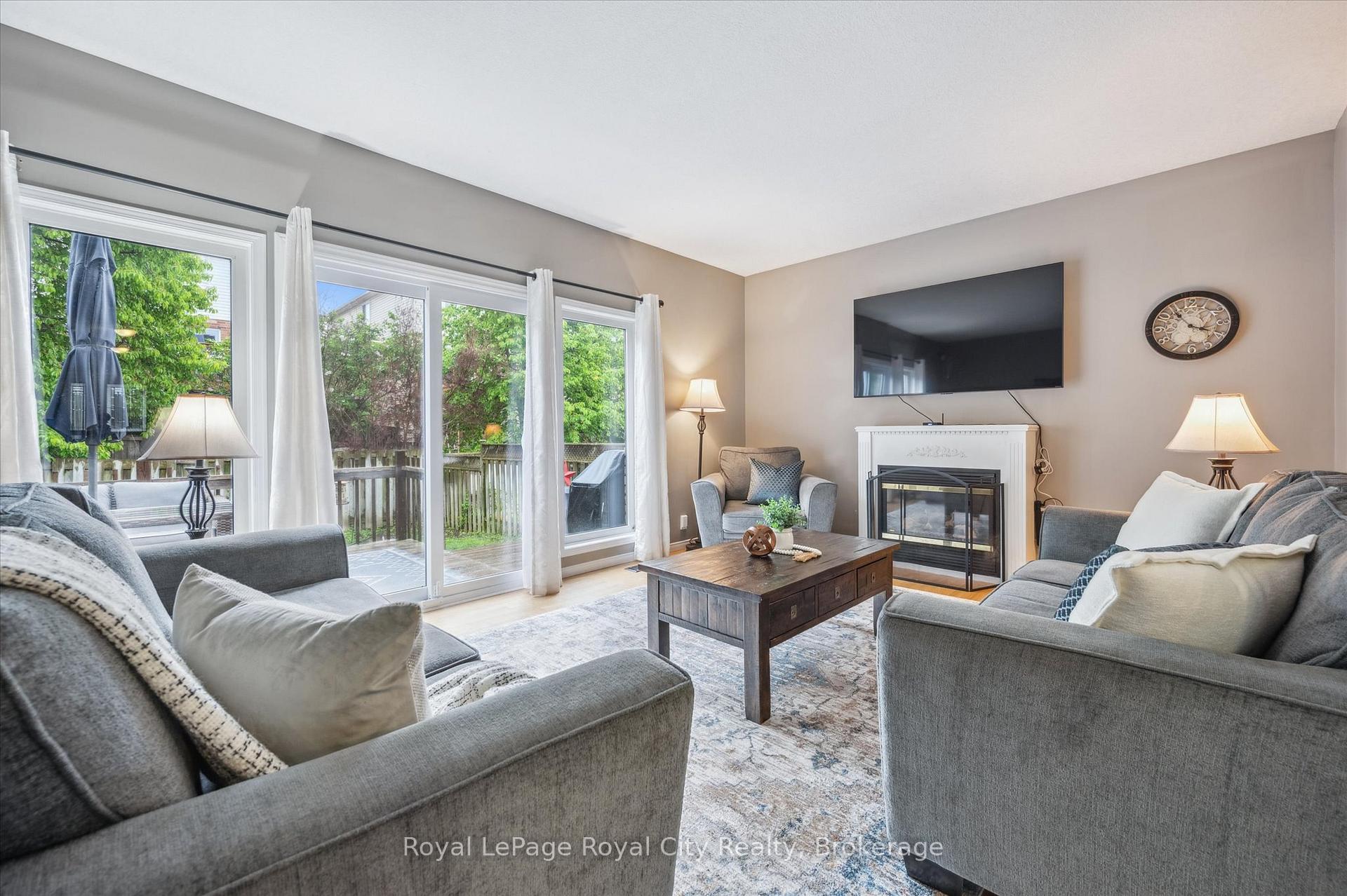Photo 17 of 93 Doyle Drive, Guelph, Clairfields/Hanlon Business Park — HOMEH