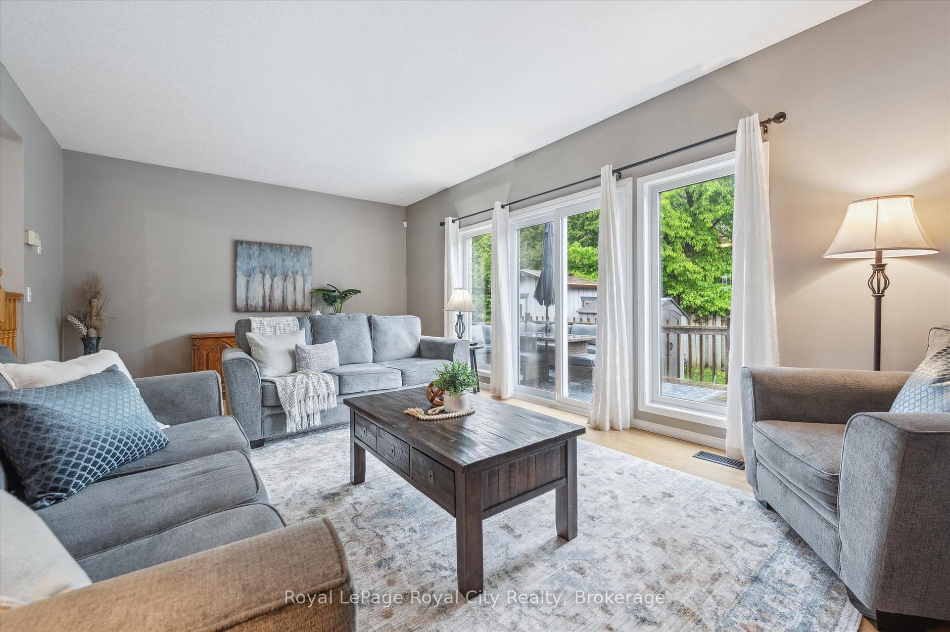 Photo 20 of 93 Doyle Drive, Guelph, Clairfields/Hanlon Business Park — HOMEH