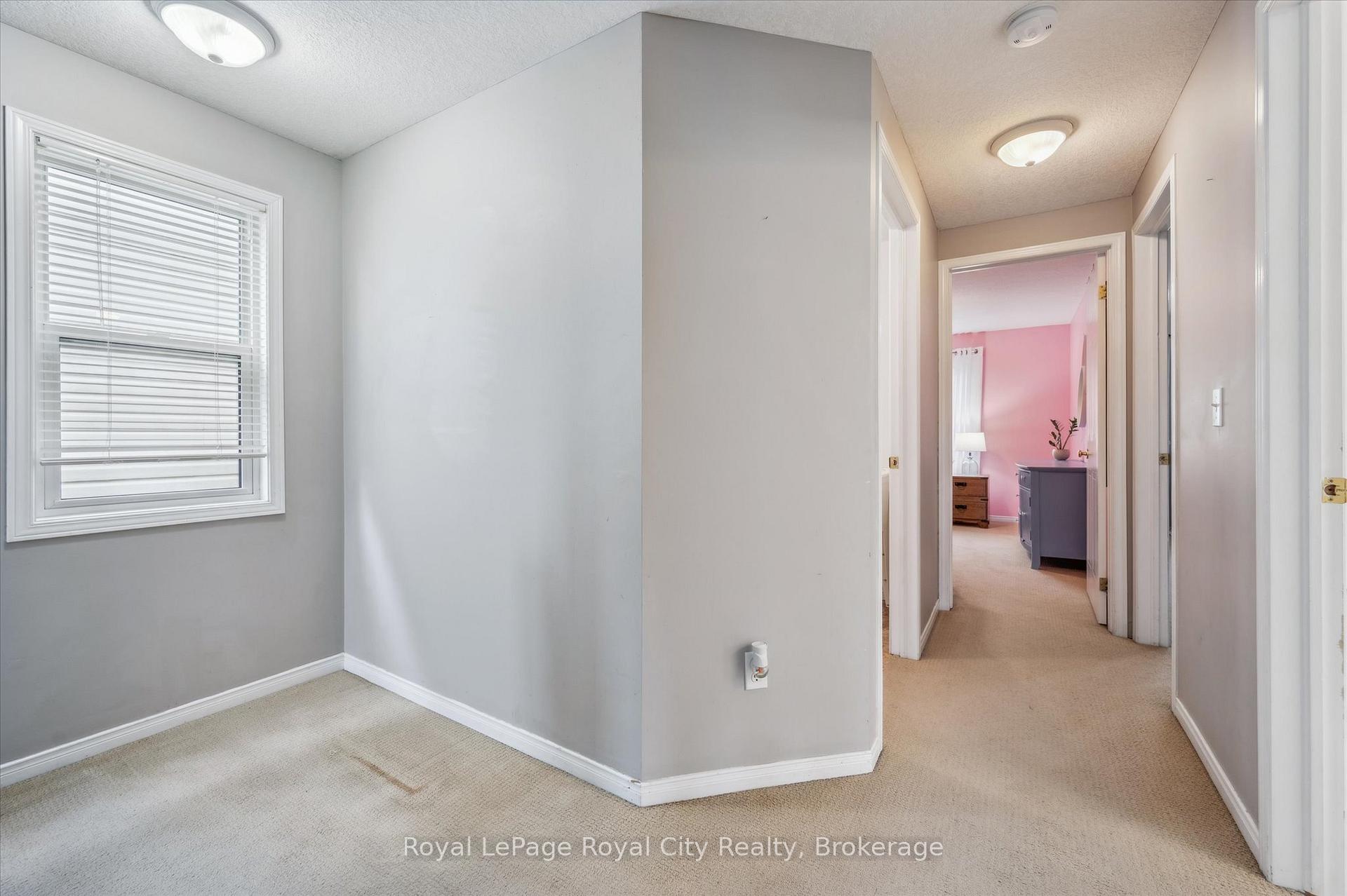 Photo 27 of 93 Doyle Drive, Guelph, Clairfields/Hanlon Business Park — HOMEH