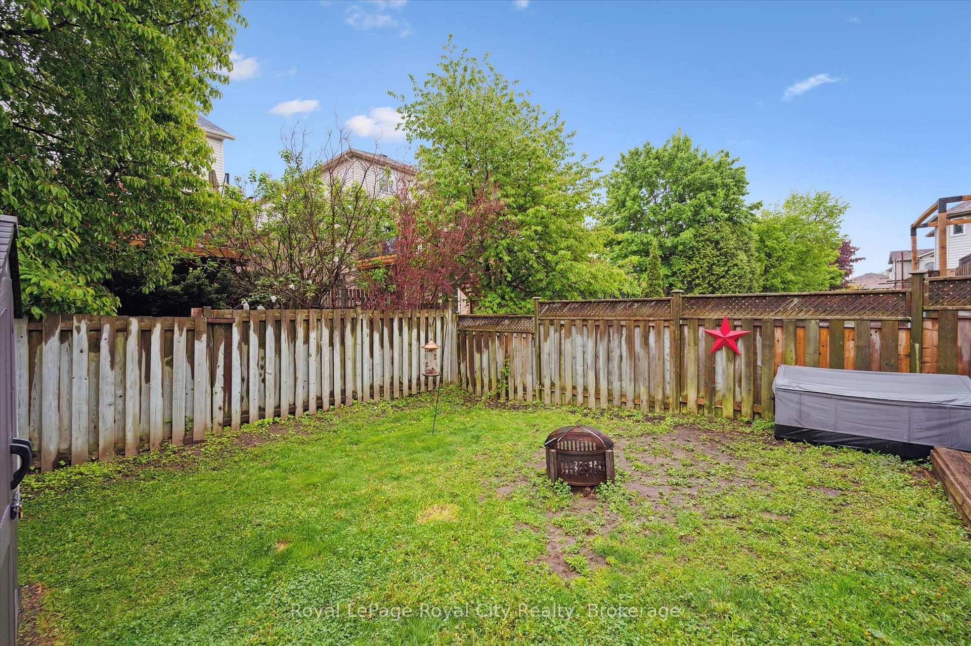 Photo 37 of 93 Doyle Drive, Guelph, Clairfields/Hanlon Business Park — HOMEH