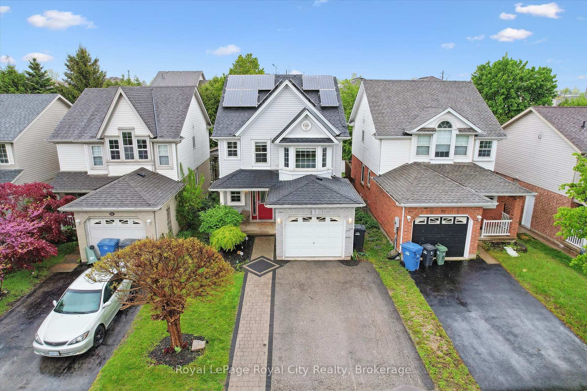 Photo 41 of 93 Doyle Drive, Guelph, Clairfields/Hanlon Business Park — HOMEH