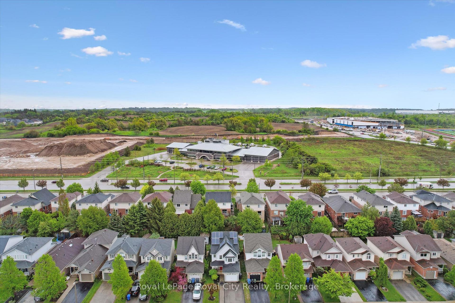 Photo 42 of 93 Doyle Drive, Guelph, Clairfields/Hanlon Business Park — HOMEH