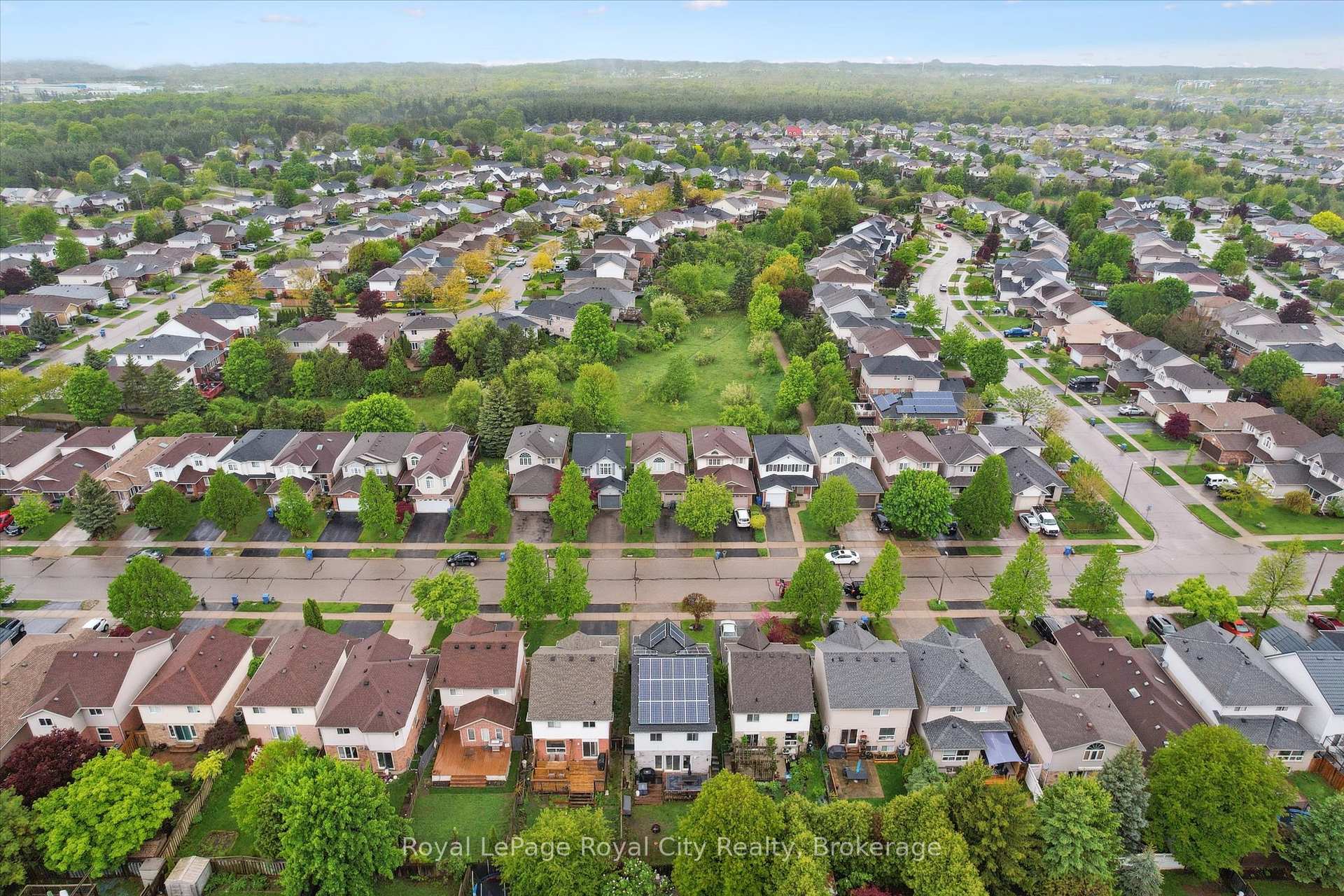 Photo 44 of 93 Doyle Drive, Guelph, Clairfields/Hanlon Business Park — HOMEH