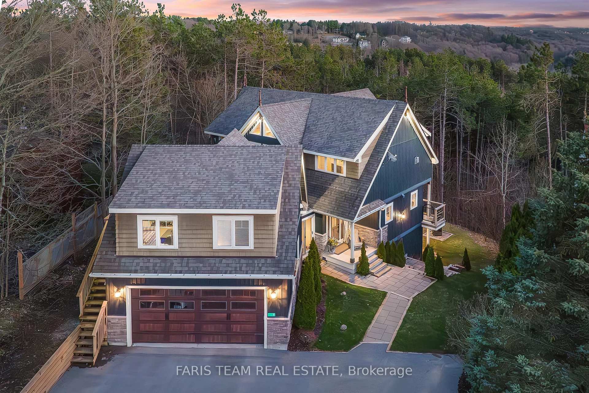 Front of 7 Pine Point
