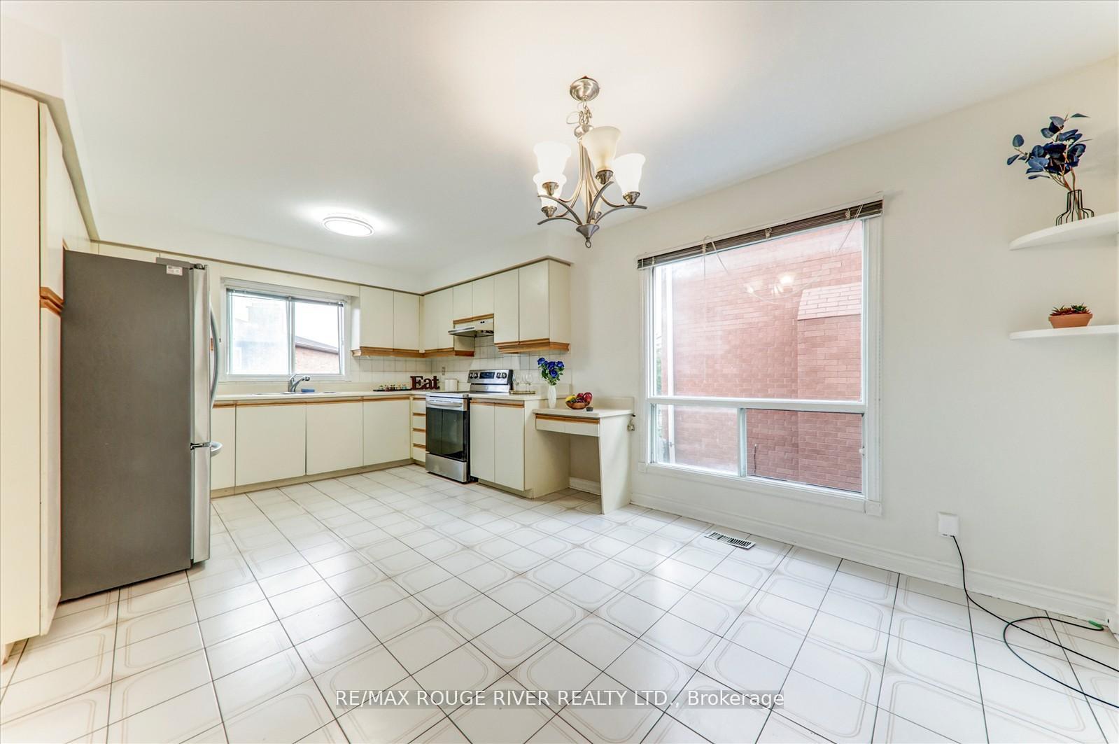 Photo 27 of 23 Jackman Crescent, Vaughan, West Woodbridge — HOMEH